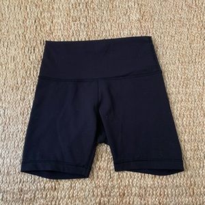 Lululemon Wunder train high rise short 6"